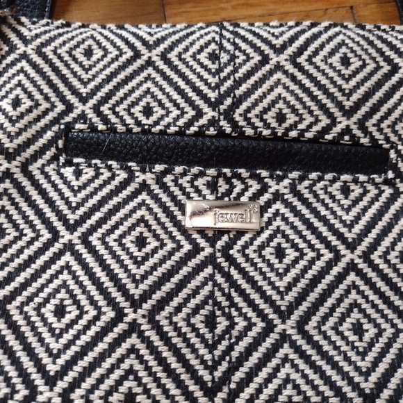 Retired Jewell By Thirty One black and white bag repeated triangle design - Picture 2 of 4